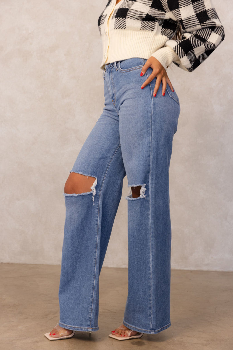 OJOS AZULES MOM JEANS